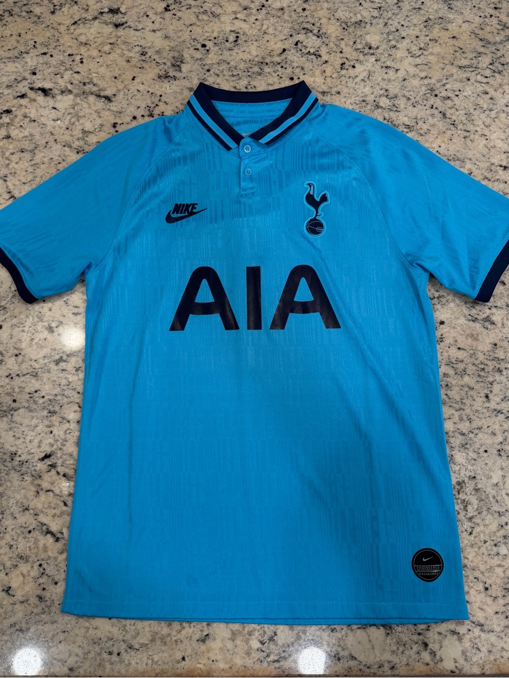 Tottenham Hotspur F.C. 2019/20 Third Kit Light Blue Nike Men’s Medium